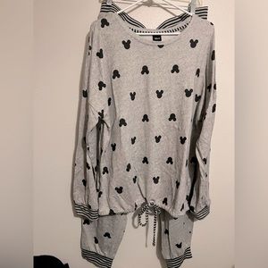Women’s Disney pajamas . XL